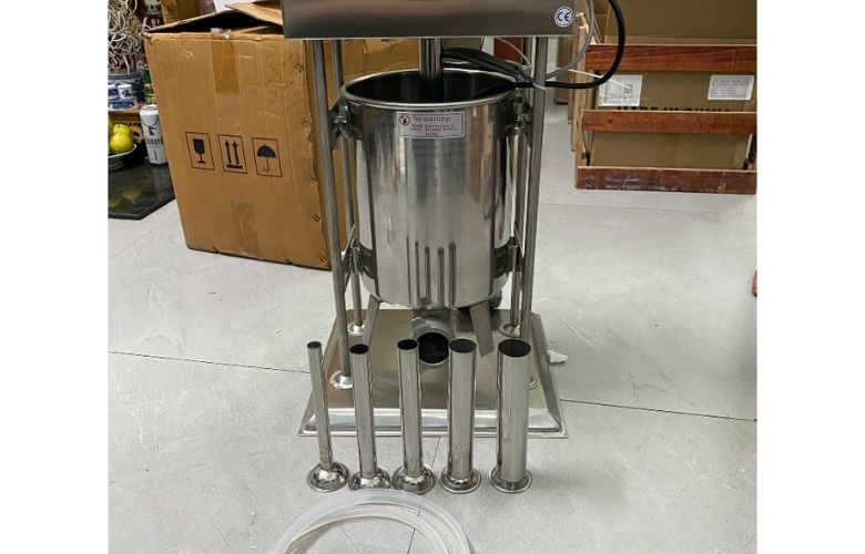 Đặt máy trên bề mặt phẳng, chắc chắn