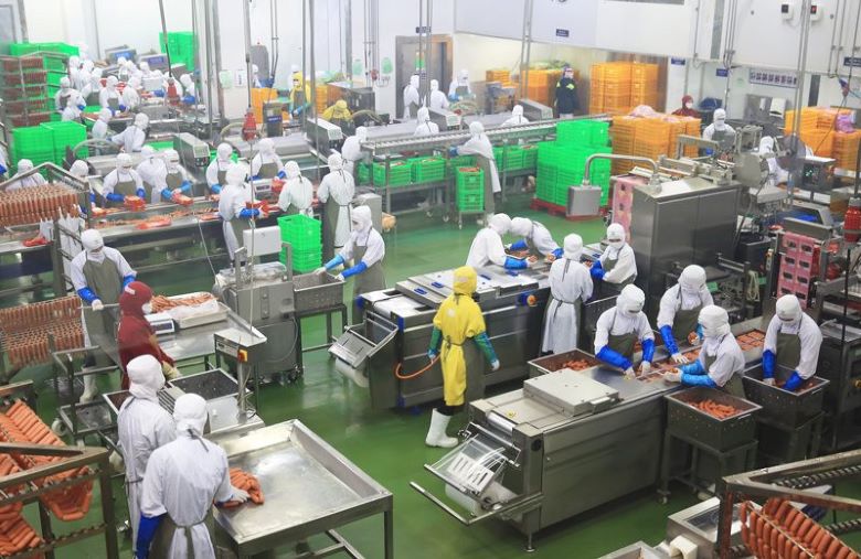 Xưởng làm xúc xích công nghiệp