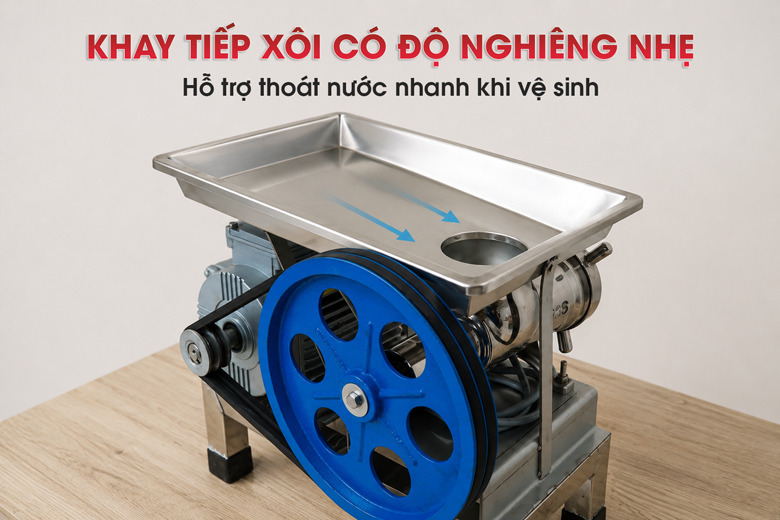 Khay tiếp xôi có độ nghiêng nhẹ 