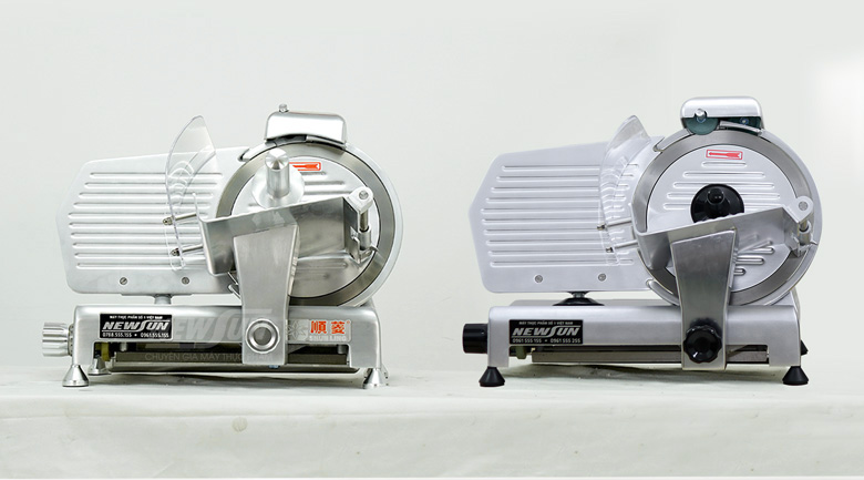 Máy thái thịt ES250N (bên trái) và máy thái thịt ES250 (bên phải)