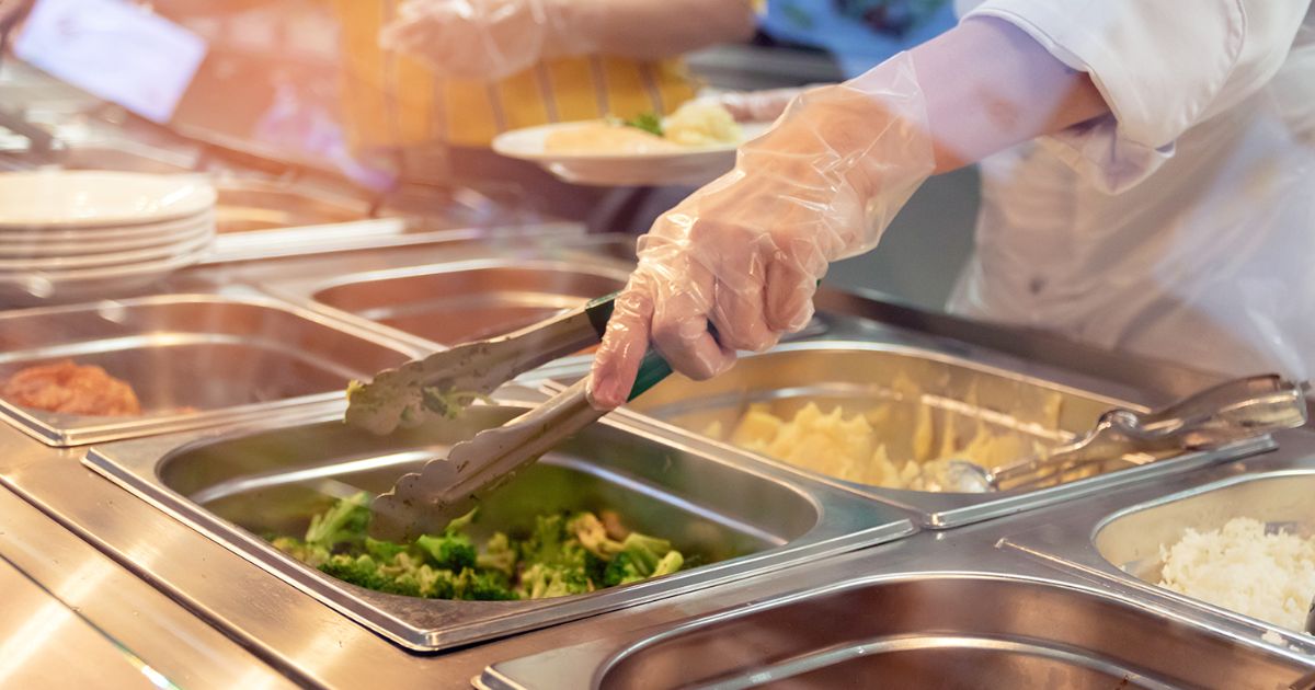 Vì sao các nhà hàng, quán ăn nên sử dụng tủ giữ nóng thức ăn?