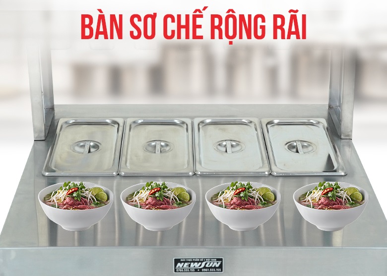 Mặt bàn sơ chế rộng rãi, chuẩn bị món ăn nhanh chóng