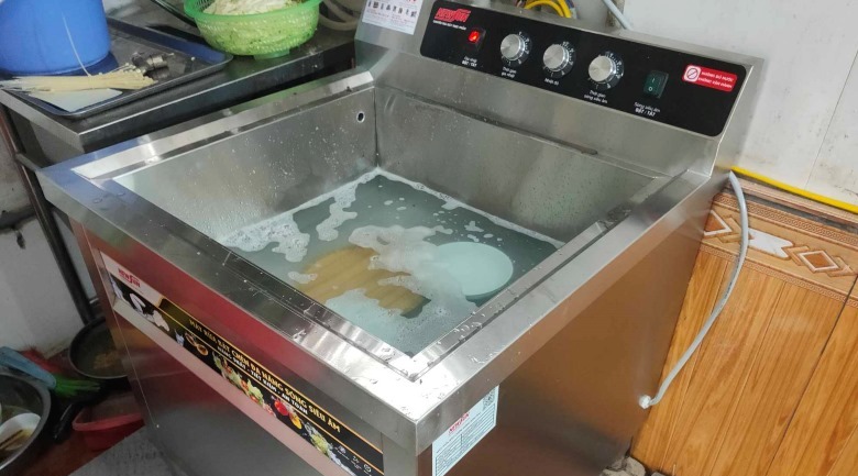 Máy rửa bát siêu âm có mùi hôi
