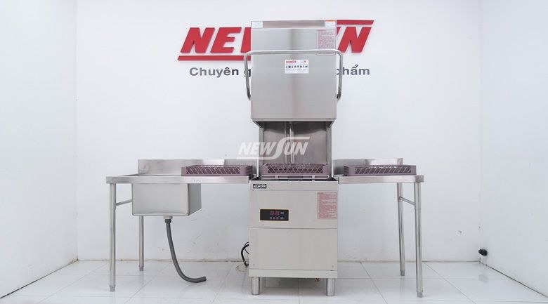 Máy rửa bát công nghiệp phù hợp với khách sạn, nhà hàng lớn