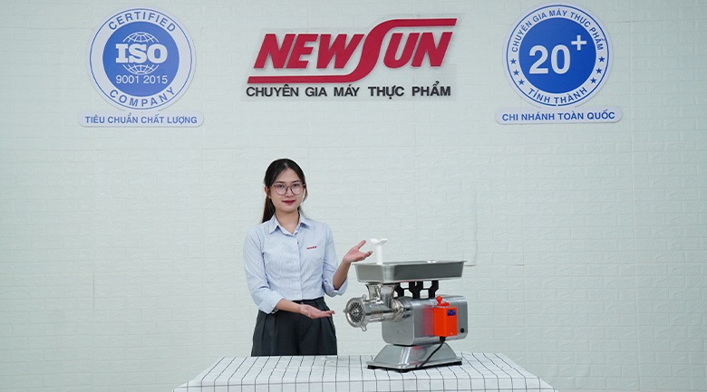 Máy xay đùn thịt RYH-22SN có kiểu dáng gọn gàng, phù hợp đặt bàn sử dụng