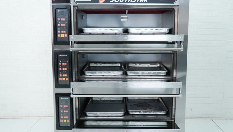 3 khoang nướng rộng rãi, xếp vừa 6 khay 400x600mm