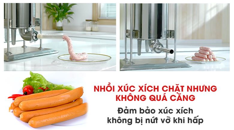 Lạp xưởng được đùn nhanh chóng, đều đẹp vào khuôn