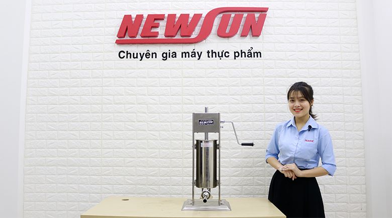Hình ảnh thực tế của máy đùn xúc xích quay tay
