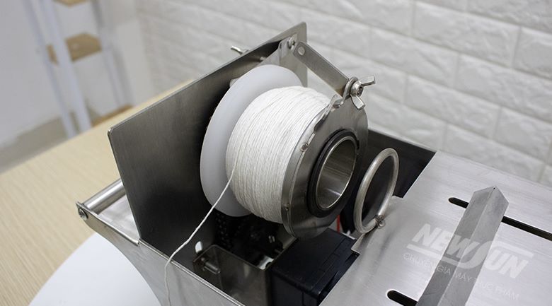 Sợi chỉ của máy bị đứt hoặc bị mục