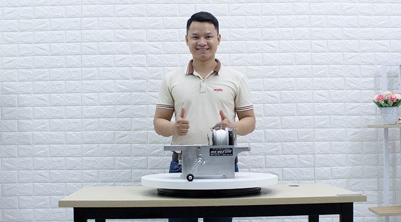 Lựa chọn máy buộc chỉ xúc xích theo chi phí đầu tư