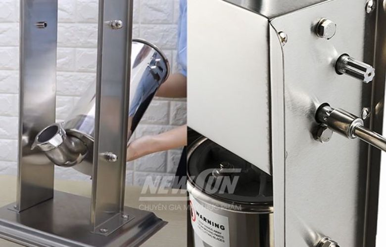 Máy nhồi xúc xích chế tạo từ chất liệu bền bỉ