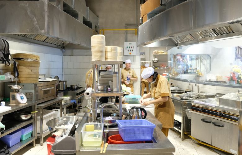 Nhà bếp sử dụng chảo xào nhân