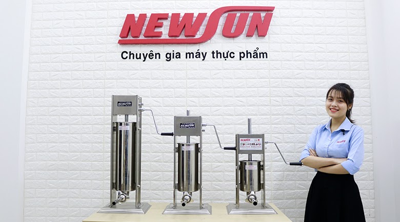 Máy nhồi xúc xích, lạp xưởng quay tay 3, 5, 7 lít