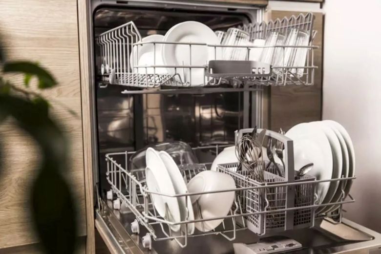 Chọn tủ sấy bát theo chất liệu đồ dùng của bếp