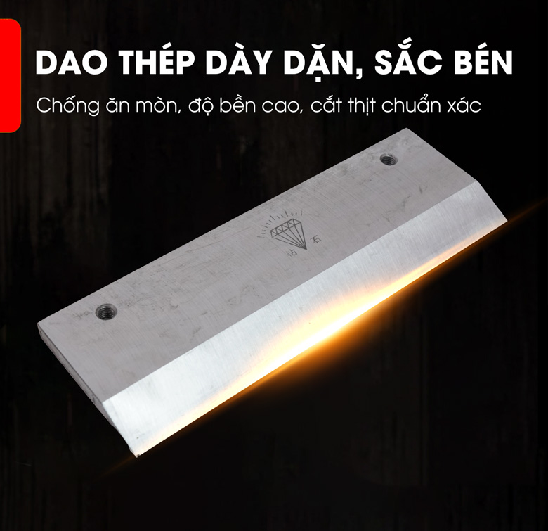 Cắt thịt chuẩn xác với dao thép sắc bén, dày dặn, không han gỉ
